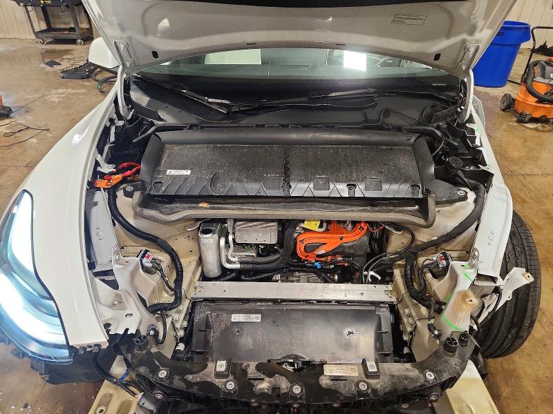 2024 Tesla Model Y მანქანა იყიდება აუქციონზე, vin: 7SAYGAEE4RF176558, აუქციონის ნომერი: 51104076
