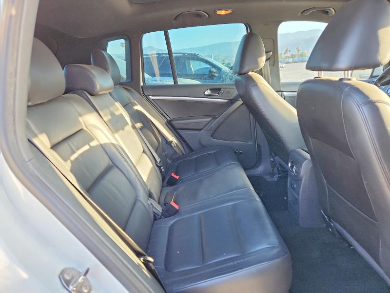 50733726 :رقم المزاد ، WVGAV3AX3EW065749 vin ، 2014 Volkswagen Tiguan مزاد بيع