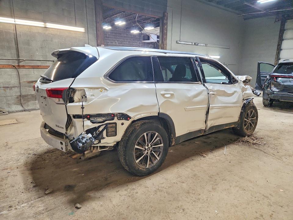 Продаж на аукціоні авто 2019 Toyota Highlander, vin: 5TDJZRFH9KS578433, номер лоту: 51504536