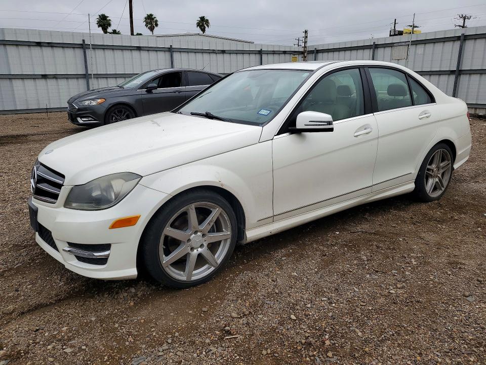Продаж на аукціоні авто 2014 Mercedes-benz C, vin: WDDGF4HB9EA962489, номер лоту: 50493666