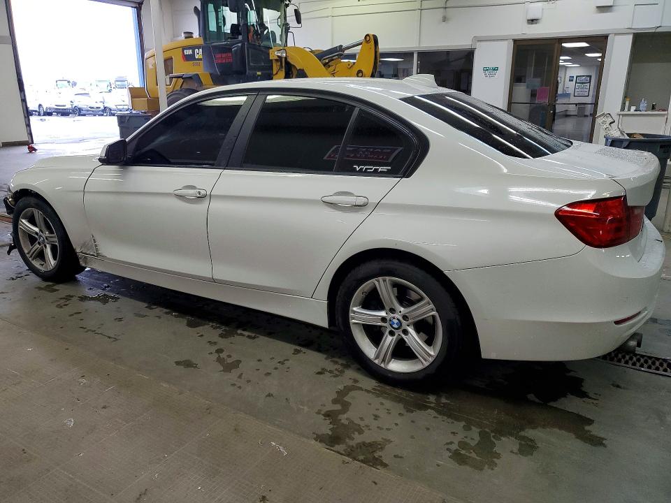 2015 Bmw 328 მანქანა იყიდება აუქციონზე, vin: WBA3C1C54FK120928, აუქციონის ნომერი: 48424086