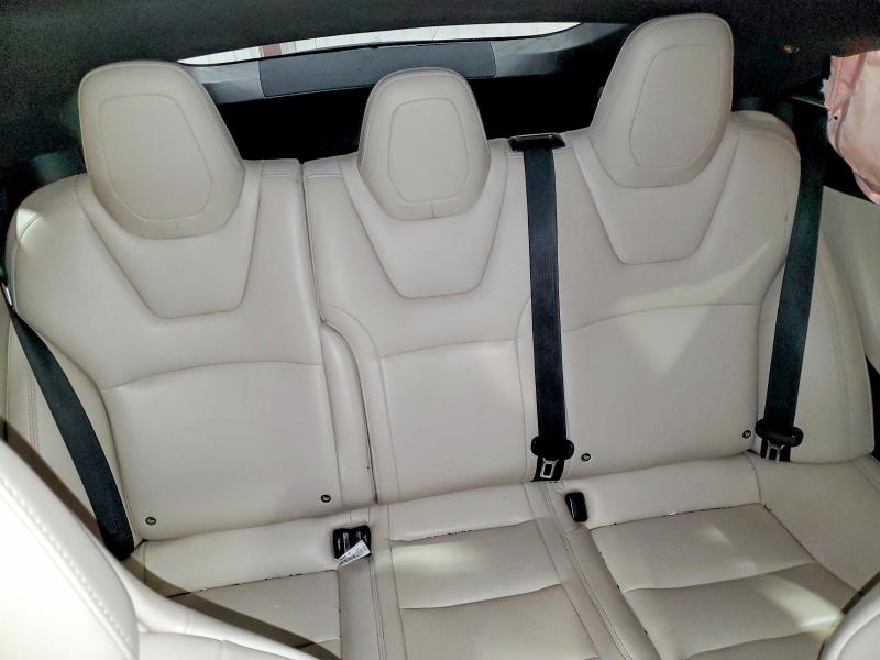 51782336 :رقم المزاد ، 5YJSA1E46KF335114 vin ، 2019 Tesla Model S مزاد بيع
