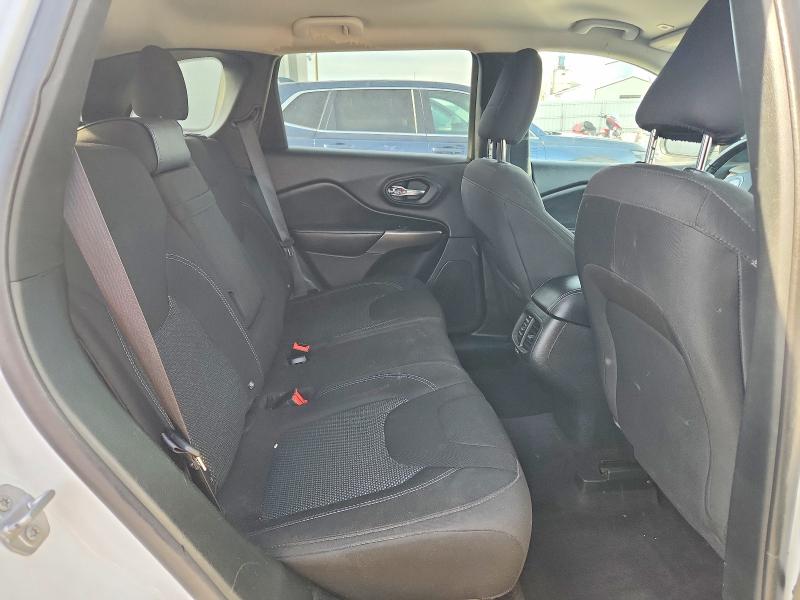 50605096 :رقم المزاد ، 1C4PJMCB1KD207508 vin ، 2019 Jeep Cherokee مزاد بيع