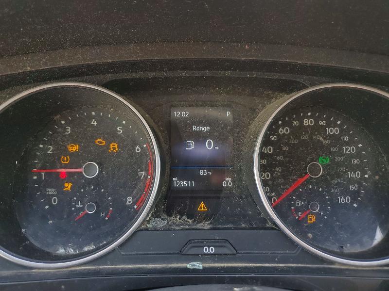 51301056 :رقم المزاد ، 3VV1B7AX2JM074054 vin ، 2018 Volkswagen Tiguan مزاد بيع