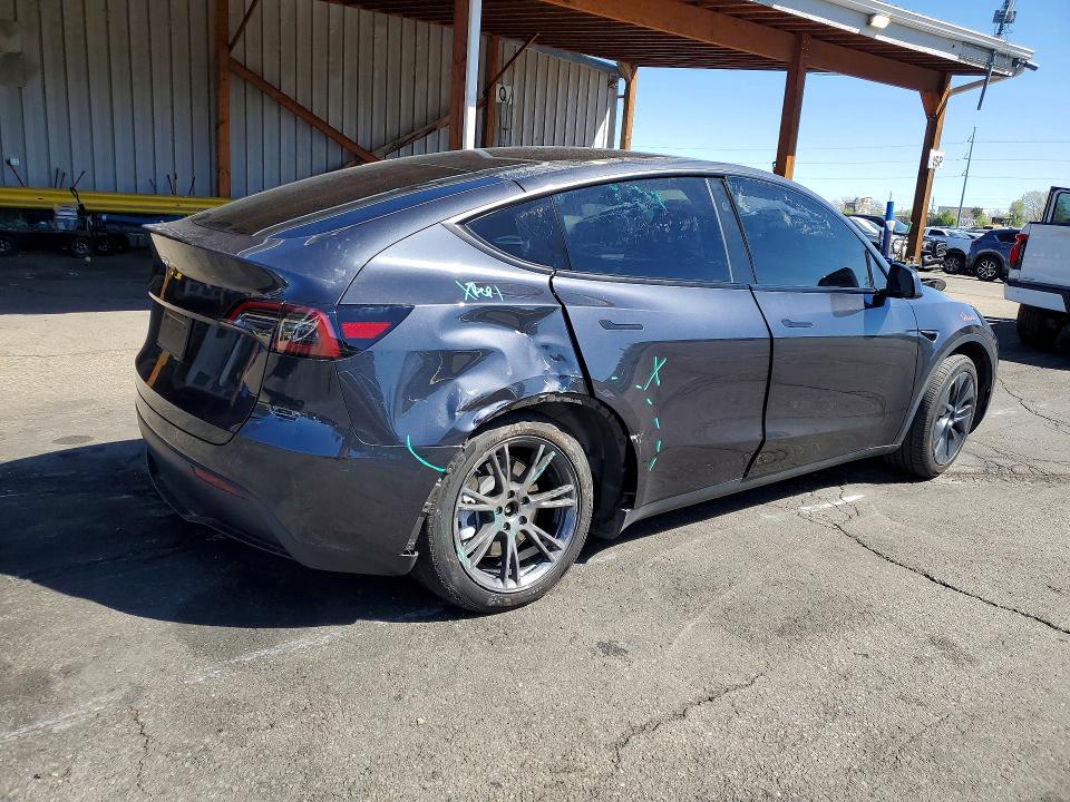 48689356 :رقم المزاد ، 7SAYGDED3RF202981 vin ، 2024 Tesla Model Y مزاد بيع