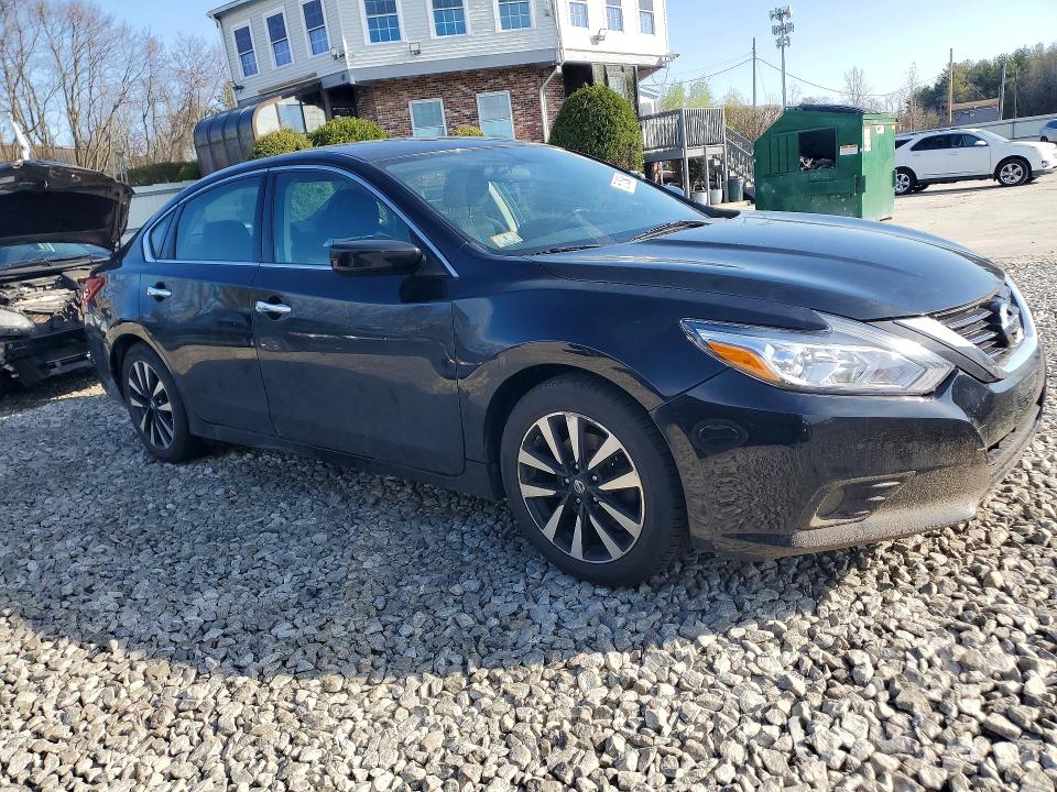 Продаж на аукціоні авто 2018 Nissan Altima, vin: 1N4AL3APXJC209924, номер лоту: 51060946