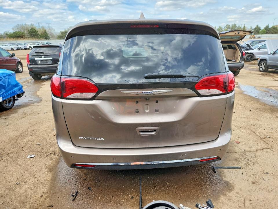 Продаж на аукціоні авто 2017 Chrysler Pacifica, vin: 2C4RC1BG5HR684561, номер лоту: 51019396