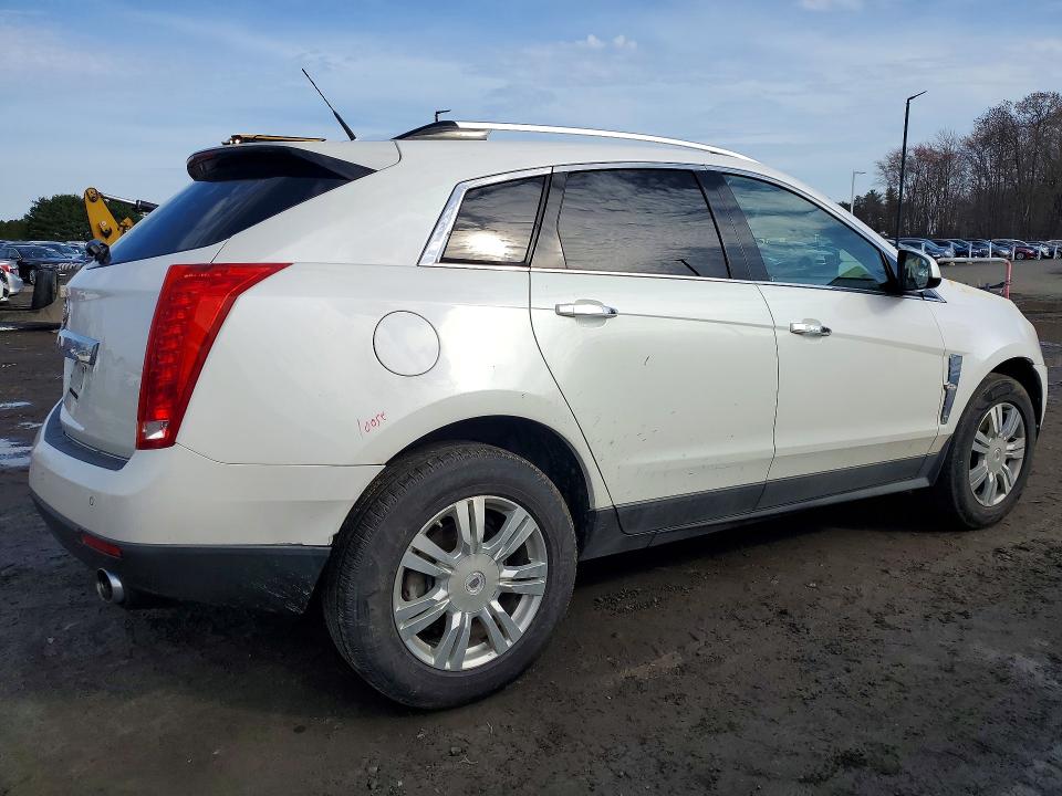 47766526 :رقم المزاد ، 3GYFNAEY7BS551922 vin ، 2011 Cadillac Srx مزاد بيع