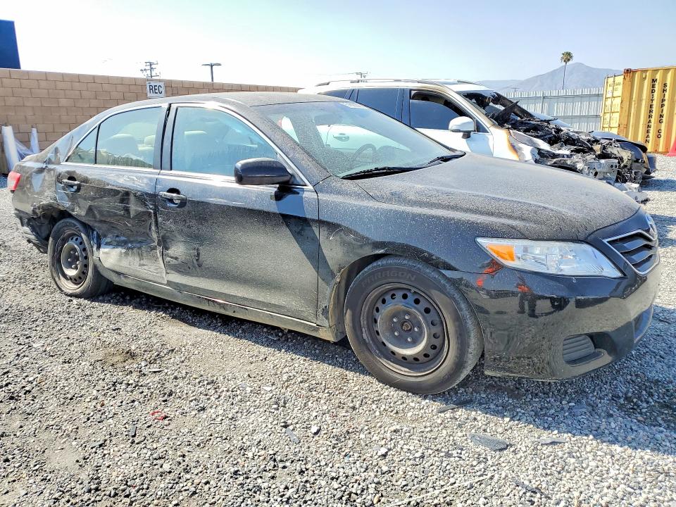 51683886 :رقم المزاد ، 4T4BF3EK0BR142817 vin ، 2011 Toyota Camry مزاد بيع