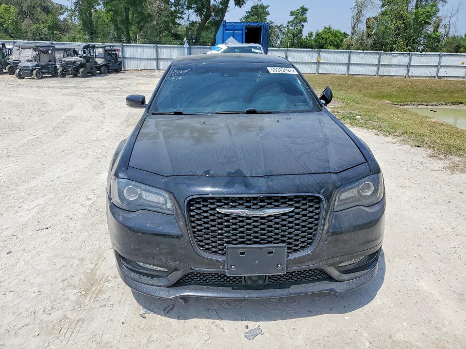 2017 Chrysler 300 მანქანა იყიდება აუქციონზე, vin: 2C3CCABT4HH639155, აუქციონის ნომერი: 50242496