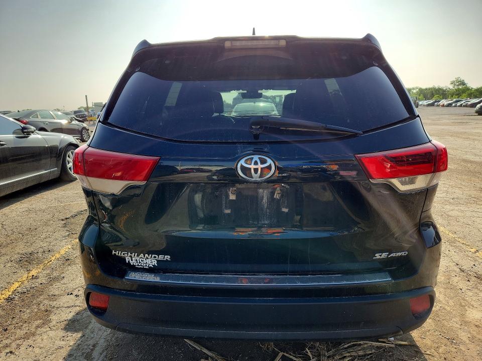 2018 Toyota Highlander მანქანა იყიდება აუქციონზე, vin: 5TDJZRFH8JS554770, აუქციონის ნომერი: 50747946