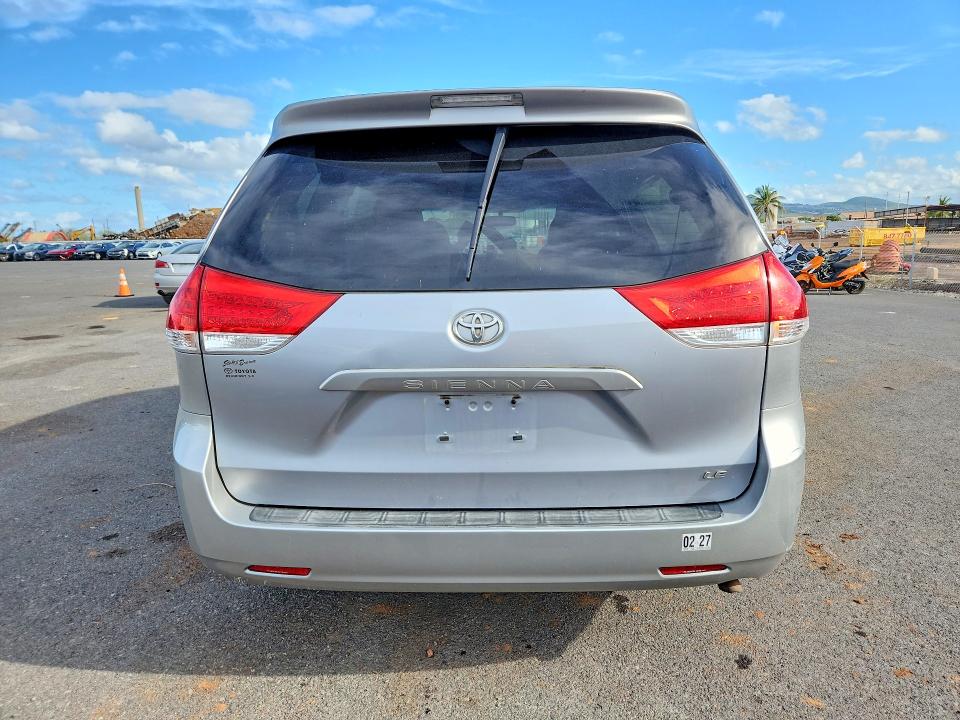 48404616 :رقم المزاد ، 5TDKK3DC4CS237245 vin ، 2012 Toyota Sienna مزاد بيع