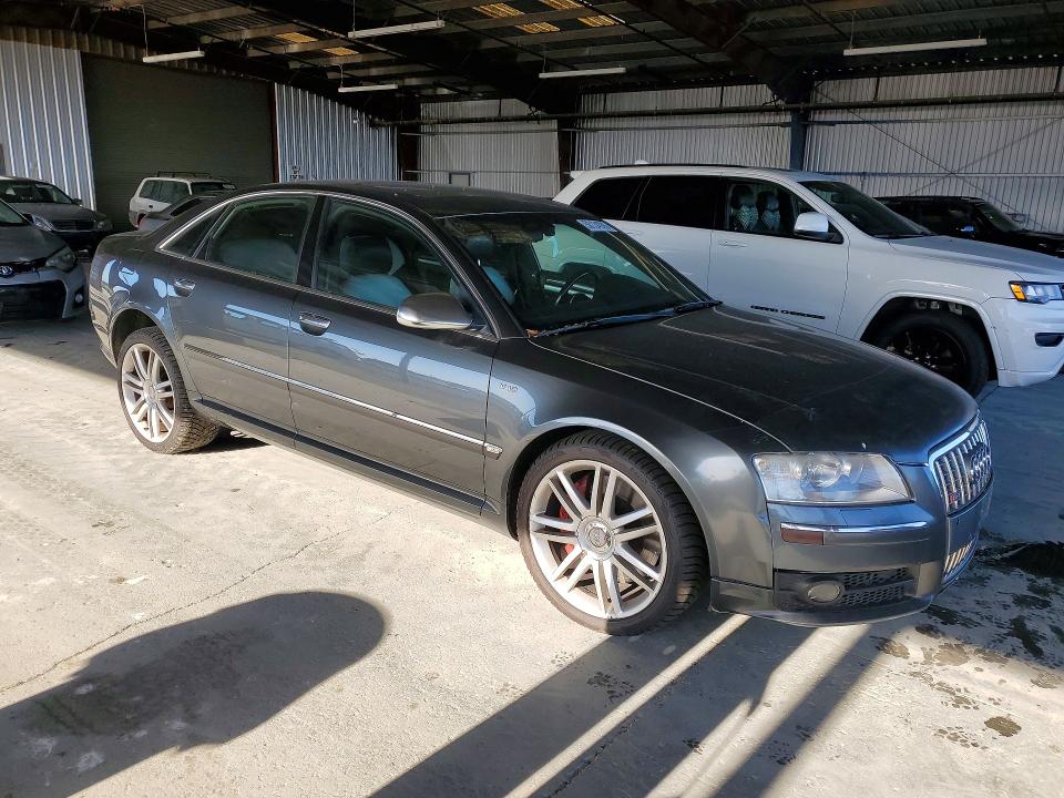 50134926 :رقم المزاد ، WAUPN44E97N005950 vin ، 2007 Audi S8 مزاد بيع