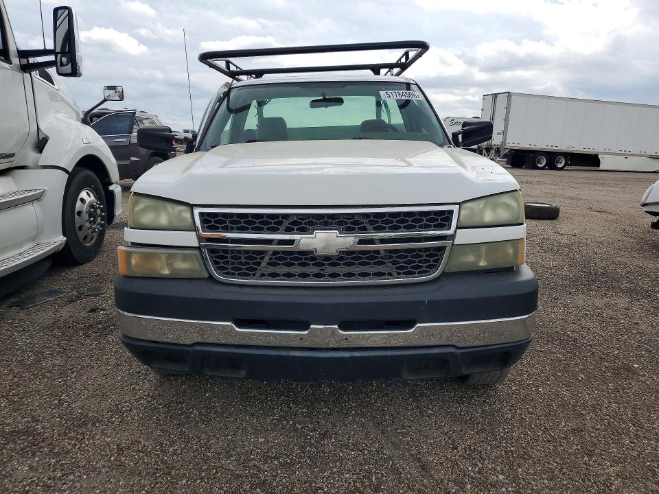 Auction sale of the 2005 Chevrolet Silverado, vin: 1GBHC24U05E188794, lot number: 51784506