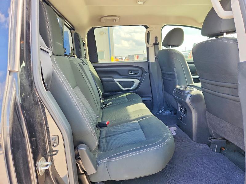 49459056 :رقم المزاد ، 1N6AA1E61HN563851 vin ، 2017 Nissan Titan مزاد بيع