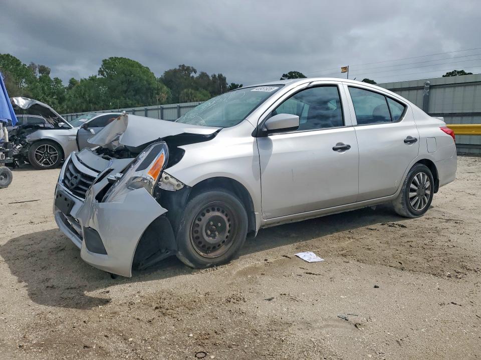 48951926 :رقم المزاد ، 3N1CN7AP5HL810177 vin ، 2017 Nissan Versa مزاد بيع