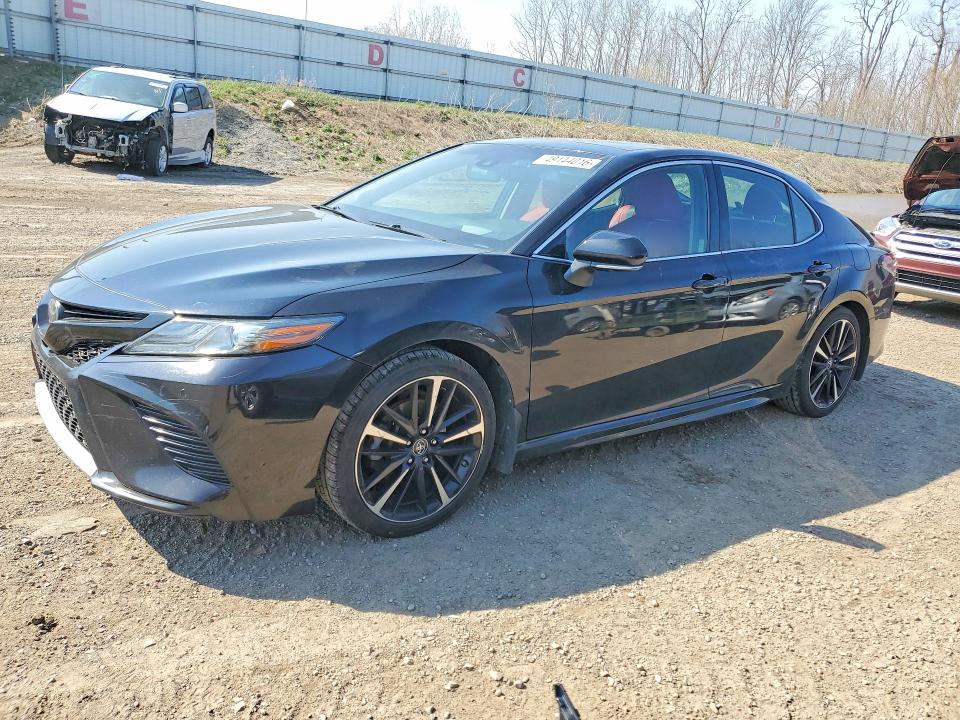 49144016 :رقم المزاد ، 4T1BZ1HK8JU002241 vin ، 2018 Toyota Camry مزاد بيع
