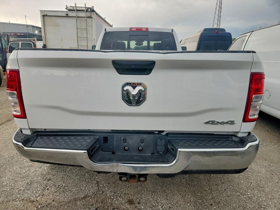 49511976 :رقم المزاد ، 3C63RRGL9NG135415 vin ، 2022 Ram 3500 مزاد بيع