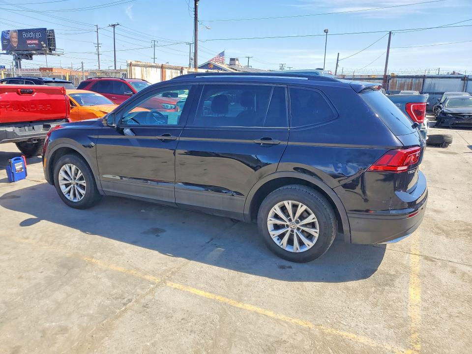 50320356 :رقم المزاد ، 3VV1B7AX3JM057893 vin ، 2018 Volkswagen Tiguan مزاد بيع