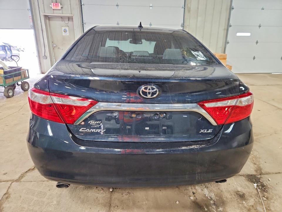 50934516 :رقم المزاد ، 4T1BK1FK1FU566523 vin ، 2015 Toyota Camry مزاد بيع