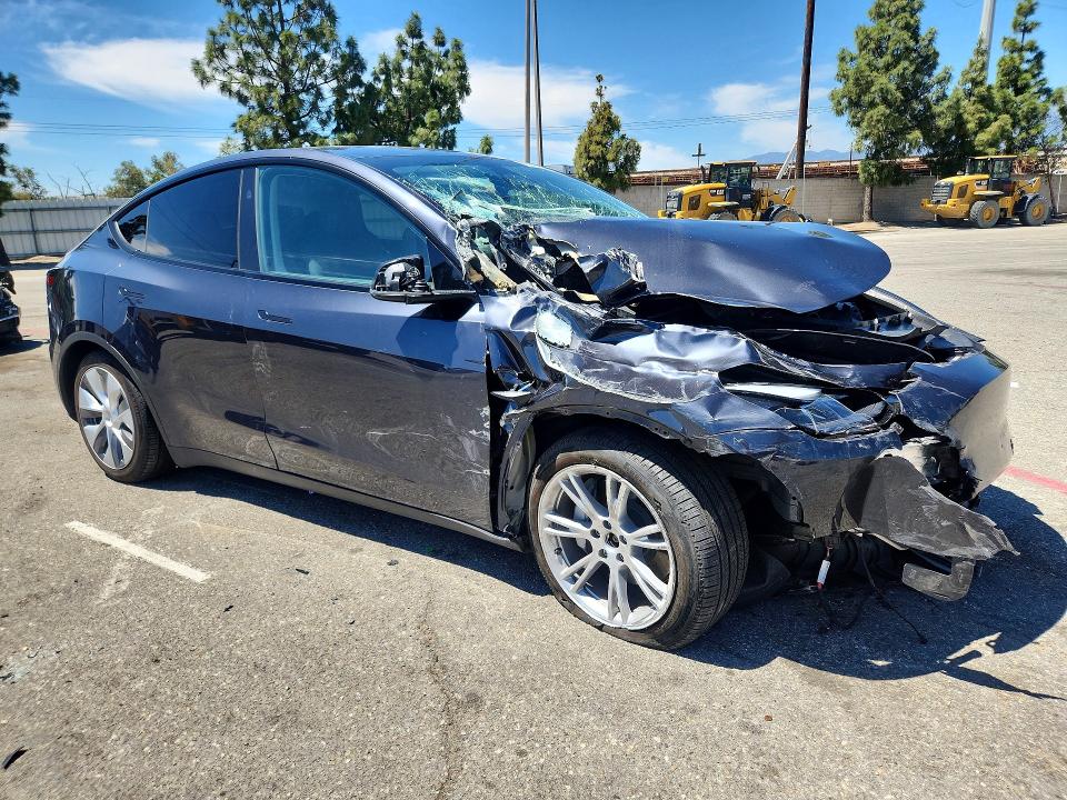 2024 Tesla Model Y მანქანა იყიდება აუქციონზე, vin: 7SAYGDEEXRA246904, აუქციონის ნომერი: 49426576