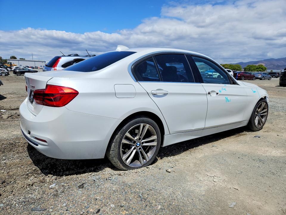 50795716 :رقم المزاد ، WBA8B9G3XHNU55824 vin ، 2017 Bmw 330 مزاد بيع