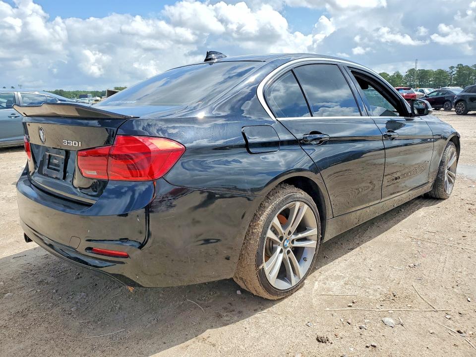 50493596 :رقم المزاد ، WBA8D9C55JA615347 vin ، 2018 Bmw 330 مزاد بيع