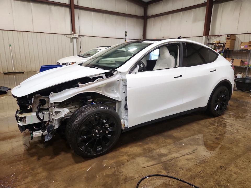 51104076 :رقم المزاد ، 7SAYGAEE4RF176558 vin ، 2024 Tesla Model Y مزاد بيع