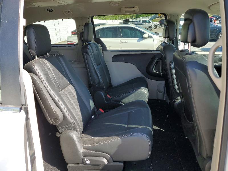 50496946 :رقم المزاد ، 2C4RC1CG4FR674924 vin ، 2015 Chrysler Town&count مزاد بيع