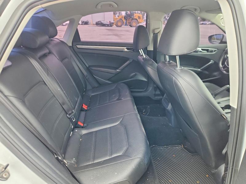 50484316 :رقم المزاد ، 1VWDT7A35HC016079 vin ، 2017 Volkswagen Passat مزاد بيع