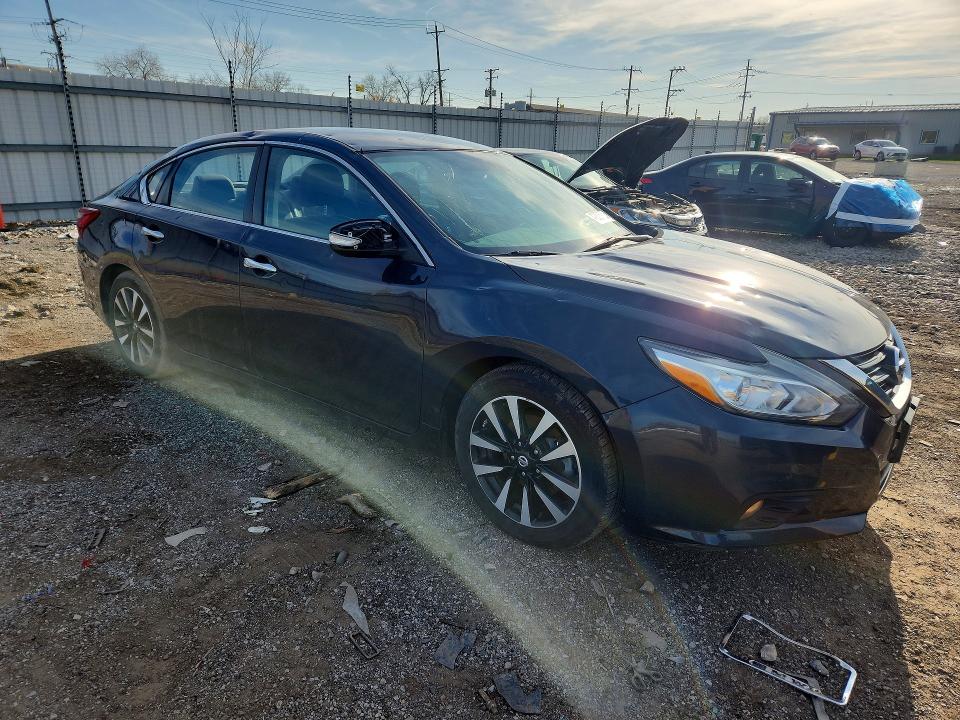 49305936 :رقم المزاد ، 1N4AL3AP1JC105208 vin ، 2018 Nissan Altima مزاد بيع