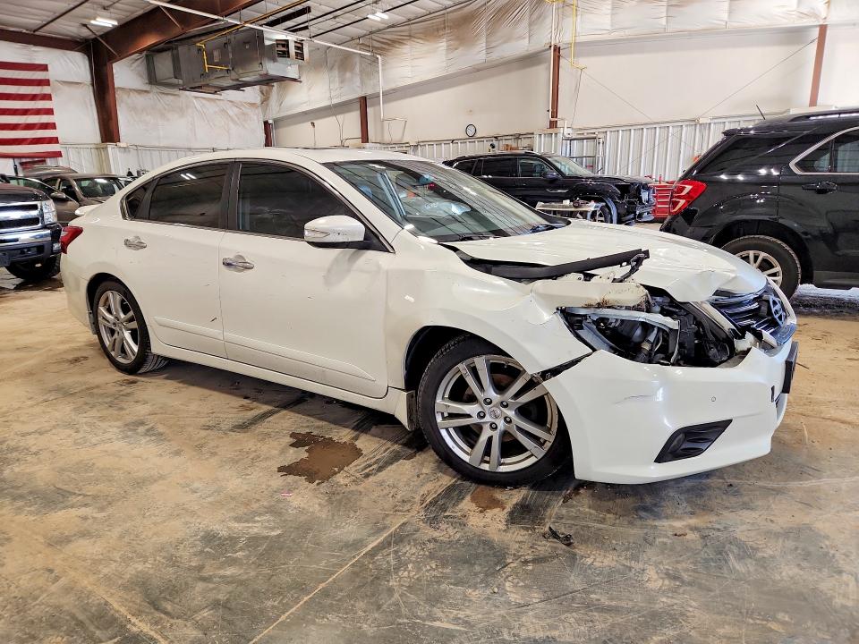 Продажа на аукционе авто 2016 Nissan Altima, vin: 1N4BL3AP9GC165332, номер лота: 50261696