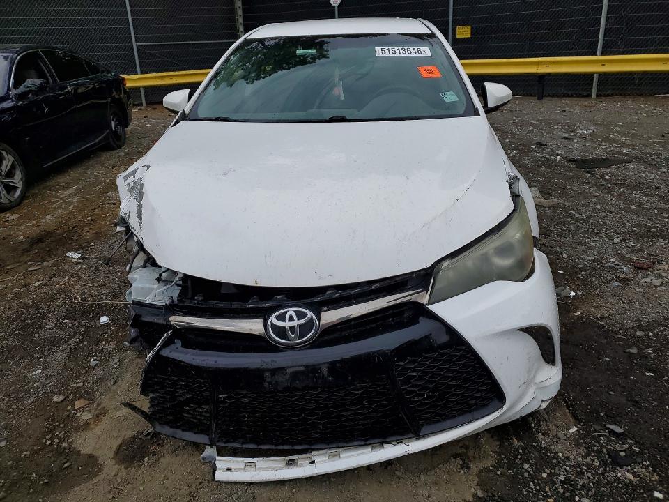 51513646 :رقم المزاد ، 4T1BF1FKXFU950174 vin ، 2015 Toyota Camry مزاد بيع