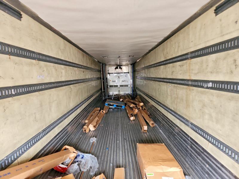 Продаж на аукціоні авто 2006 Utility Trailer Trailer, vin: 1UYVS24826U917715, номер лоту: 48358776