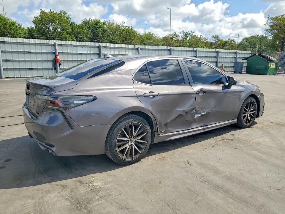 Aukcja sprzedaży 2021 Toyota Camry, vin: 4T1G11AK6MU604549, numer aukcji: 51305896