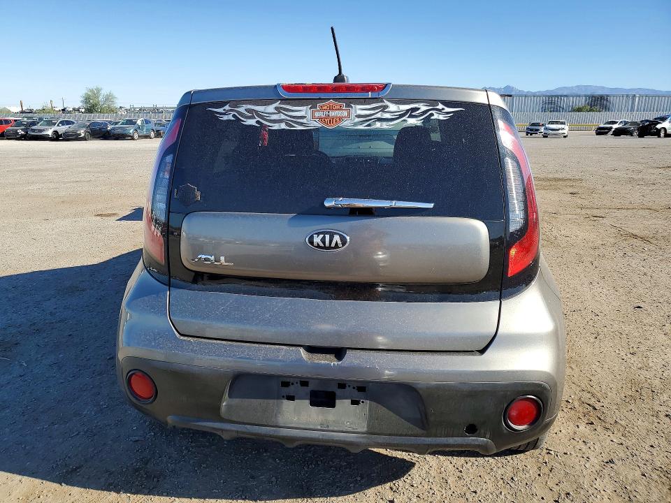 Продаж на аукціоні авто 2018 Kia Soul, vin: KNDJN2A29J7606570, номер лоту: 50450056