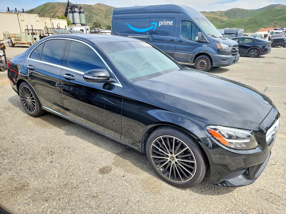 48841506 :رقم المزاد ، W1KWF8DBXMR631977 vin ، 2021 Mercedes-benz C مزاد بيع