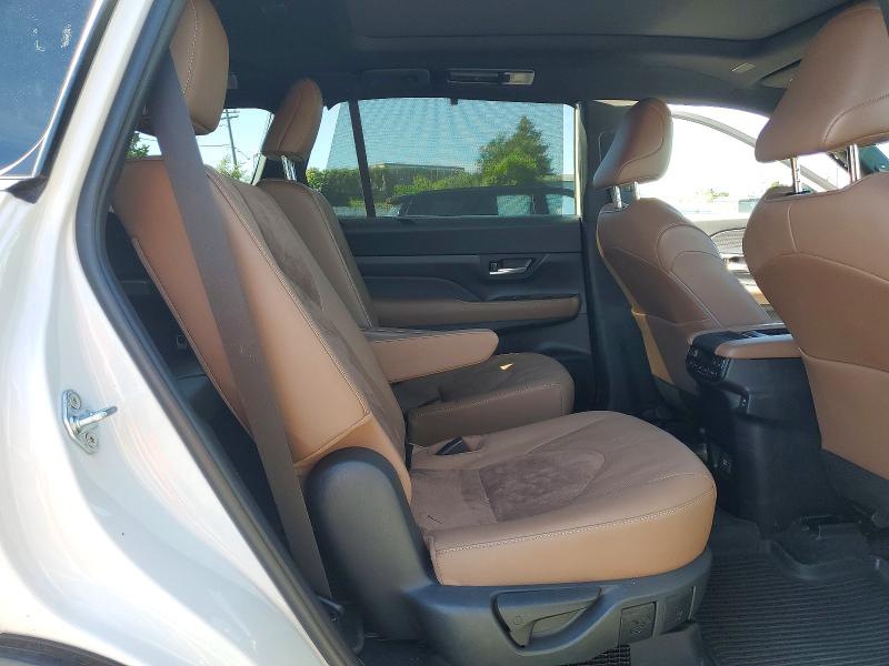 51290076 :رقم المزاد ، 5TDADAB52RS009249 vin ، 2024 Toyota Grand Highlander Hybrid مزاد بيع