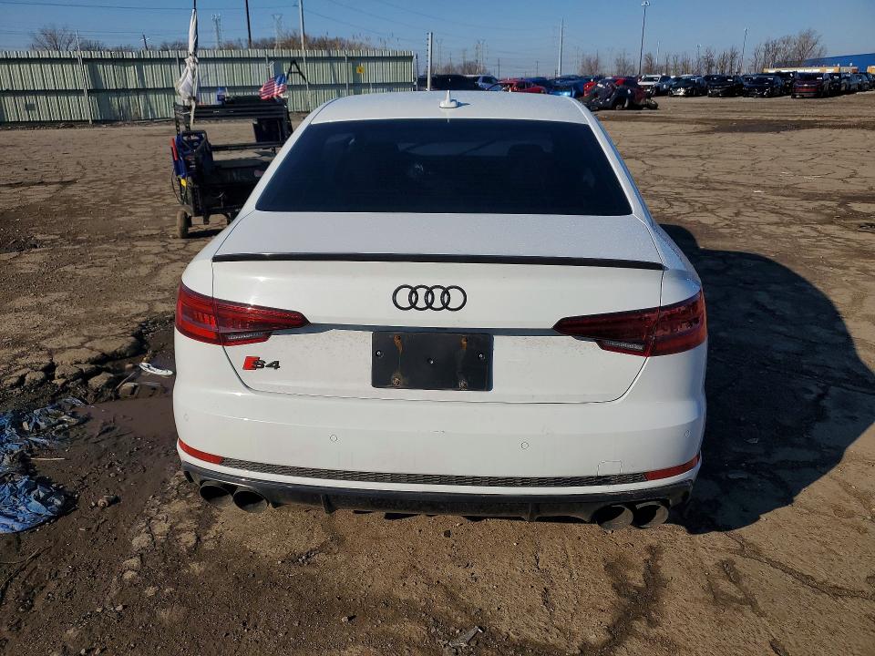 47605396 :رقم المزاد ، WAUC4AF4XJA132418 vin ، 2018 Audi S4 مزاد بيع