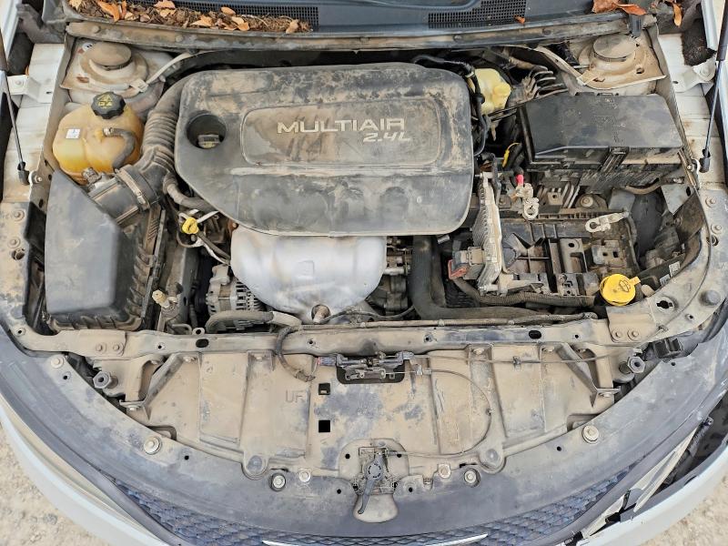 50145356 :رقم المزاد ، 1C3CCCBB8FN713197 vin ، 2015 Chrysler 200 مزاد بيع