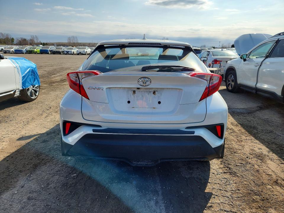 49945856 :رقم المزاد ، NMTKHMBX5JR058752 vin ، 2018 Toyota C-hr مزاد بيع