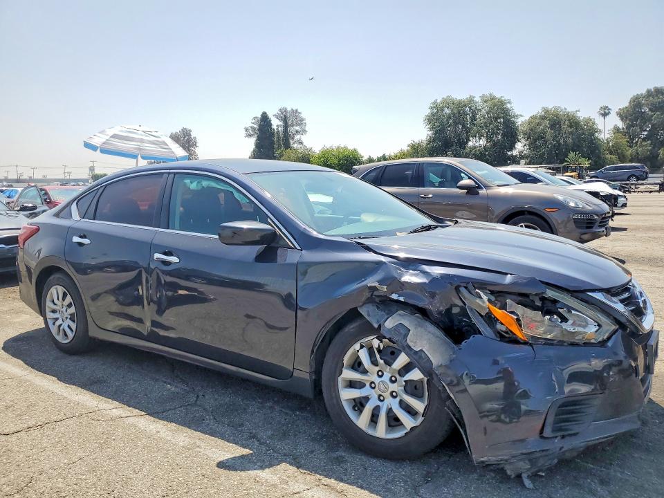 Продажа на аукционе авто 2018 Nissan Altima, vin: 1N4AL3AP5JC297765, номер лота: 52009176
