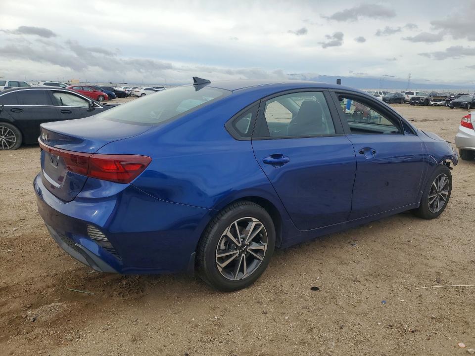 48001886 :رقم المزاد ، 3KPF24AD2NE497466 vin ، 2022 Kia Forte مزاد بيع