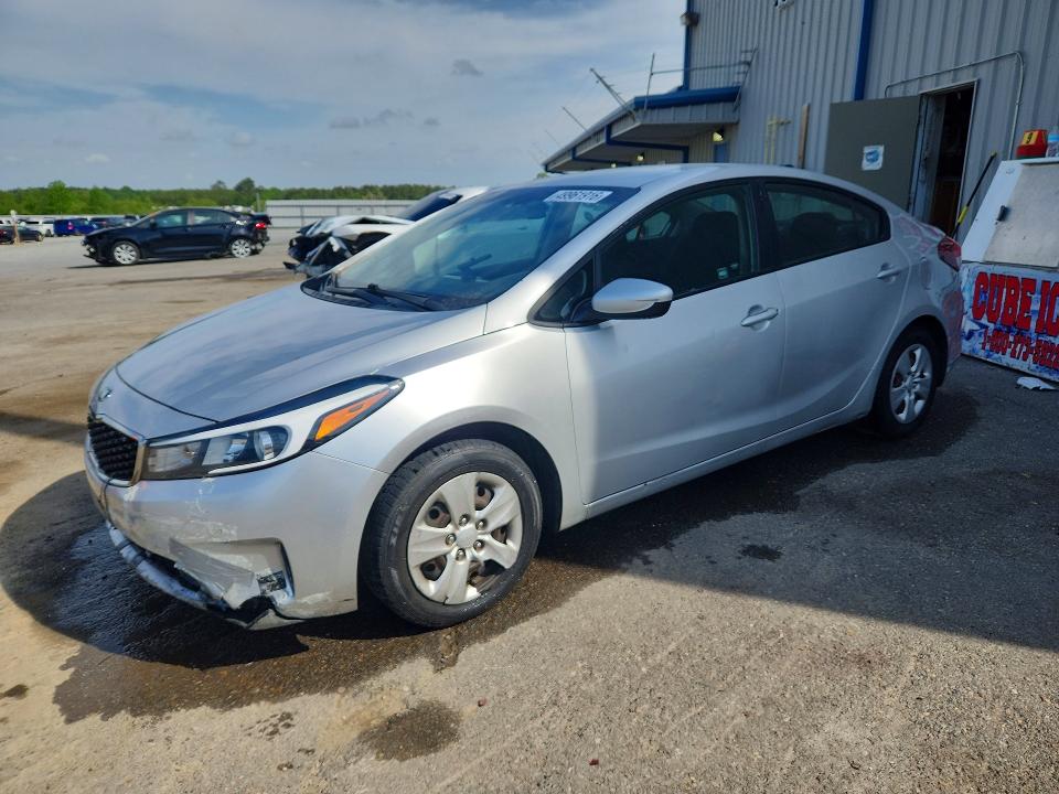 2018 Kia Forte მანქანა იყიდება აუქციონზე, vin: 3KPFK4A72JE185801, აუქციონის ნომერი: 49961916