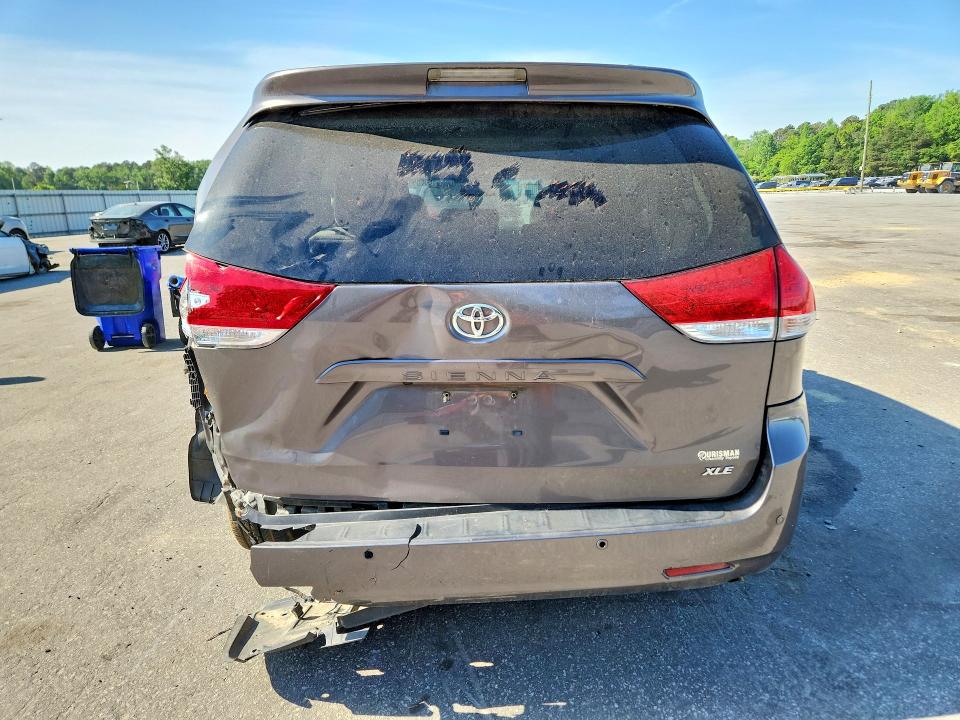 50559486 :رقم المزاد ، 5TDYK3DC6ES518024 vin ، 2014 Toyota Sienna مزاد بيع