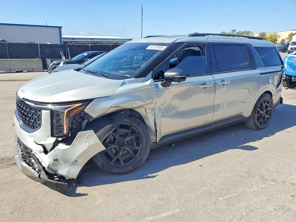 Продаж на аукціоні авто 2025 Kia Carnival, vin: KNDNE5K34S6453663, номер лоту: 50132686