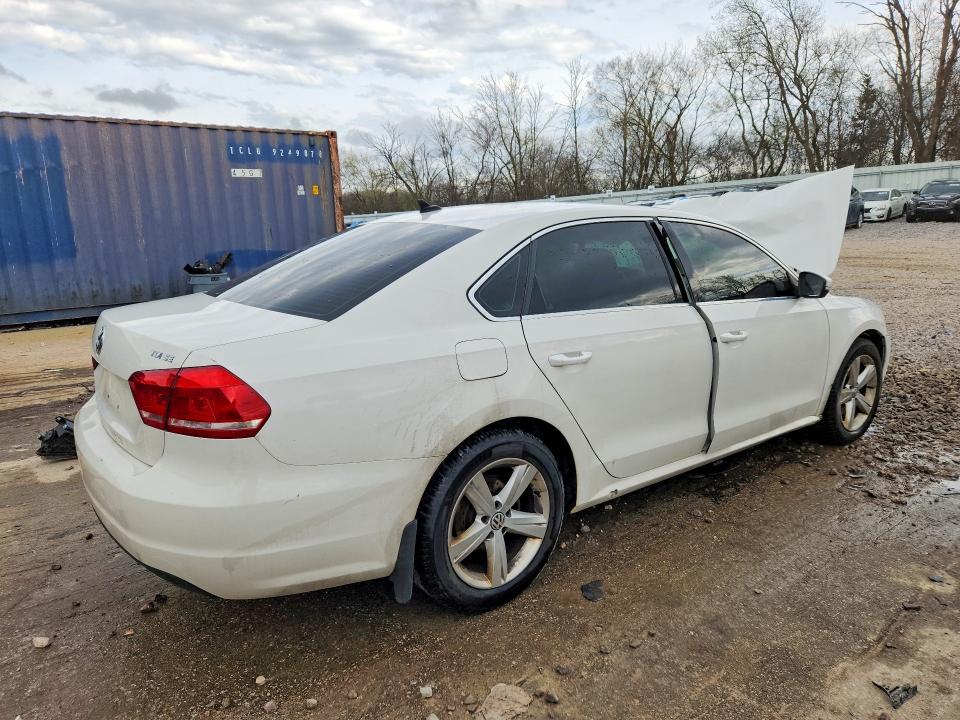 49974516 :رقم المزاد ، 1VWBV7A36FC082462 vin ، 2015 Volkswagen Passat مزاد بيع