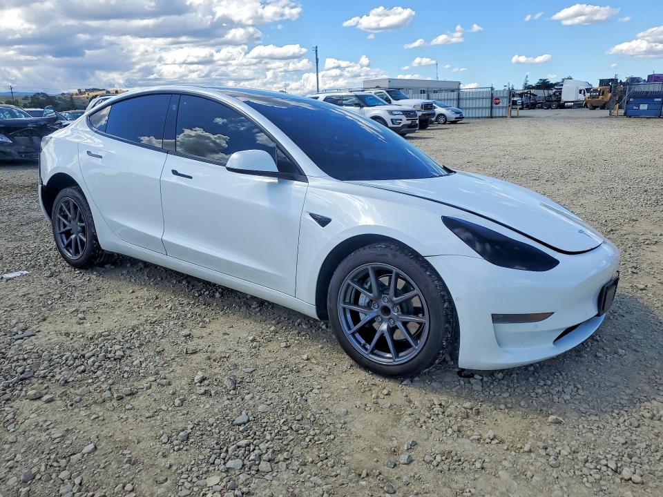 49927916 :رقم المزاد ، 5YJ3E1EA1MF868103 vin ، 2021 Tesla Model 3 مزاد بيع