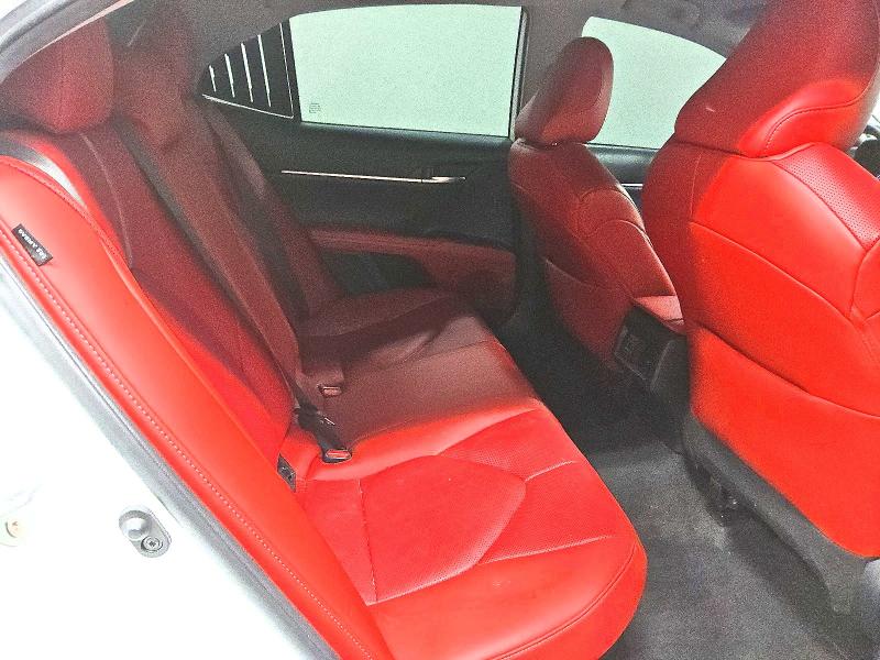 49216776 :رقم المزاد ، 4T1K31AK9NU596775 vin ، 2022 Toyota Camry مزاد بيع