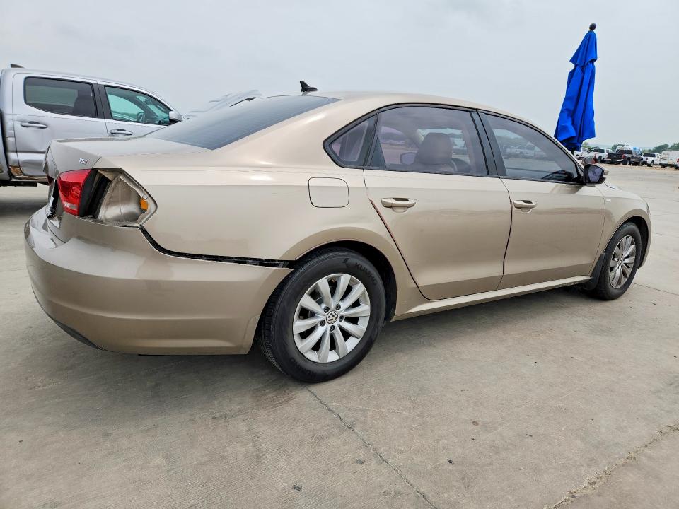 51639316 :رقم المزاد ، 1VWAS7A31FC035067 vin ، 2015 Volkswagen Passat مزاد بيع